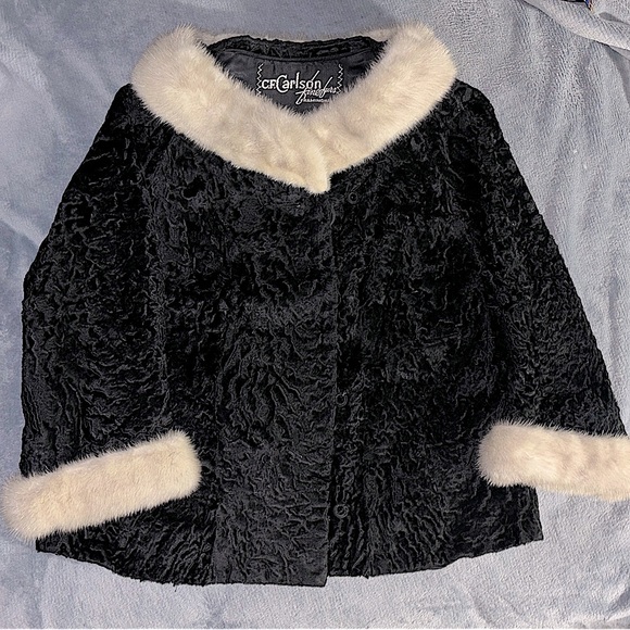 Breathtaking Vintage Fur Coat - Picture 1 of 12